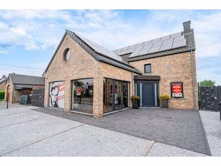 villa 4 chambres avec parking  jardin terrasse et espace com