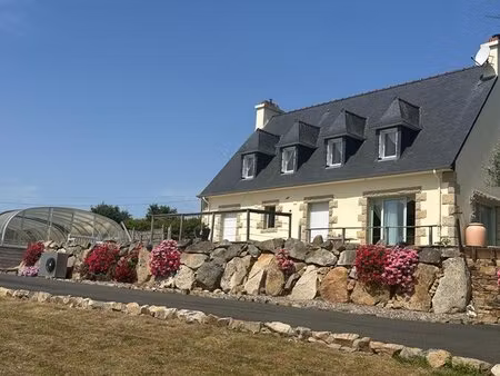 propriété en bord d'estuaire avec piscine