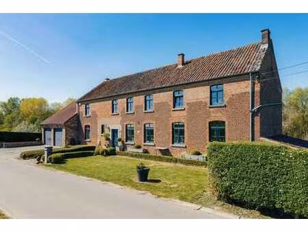 magnifique villa rénovée (4ch+3sbd+bur)
