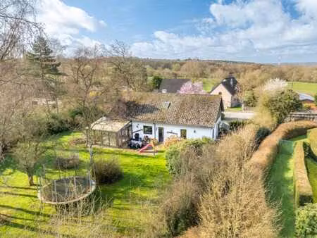 villa 4 façades avec jardin de 3.000 m² - beaufays