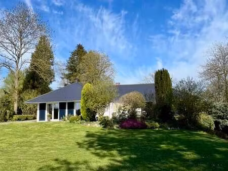 villa de plain-pied avec piscine sur terrain de 3500m2