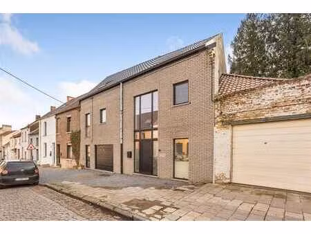 maison et appartement avec jardin et garage