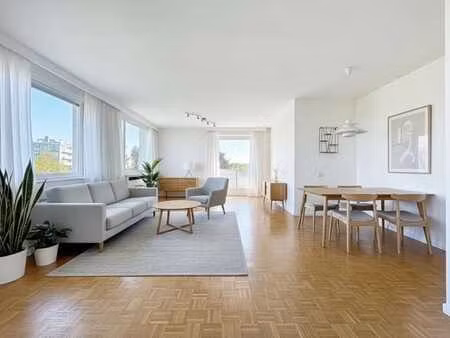 superbe appartement 3 chambres + terrasse + parking