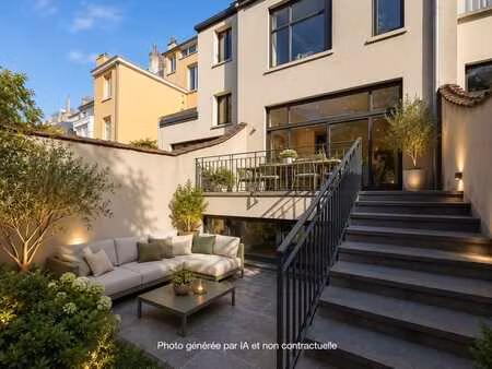 saint-gilles - triplex (4ch/3sdb) avec superbe jardin