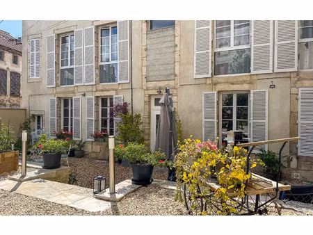 maison de luxe à vendre dans le quartier nord est