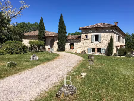 maison de luxe à vendre à cordes-sur-ciel