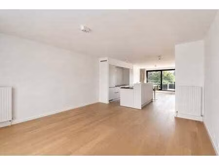 duplex moderne avec terrasse et parking à maleizen