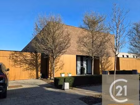 maison moderne avec service complet (idéal pour expats)