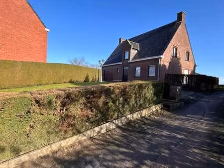 grande maison ouverte avec 5 chambres + 2 garages