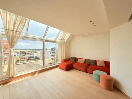 lichtrijke duplex appartement met zonnige terrassen in ha...