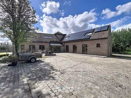 prachtig landhuis in een oase van groen te woesten (vlete...