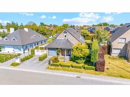 prachtige vrijstaande woning met grote tuin te schellebelle