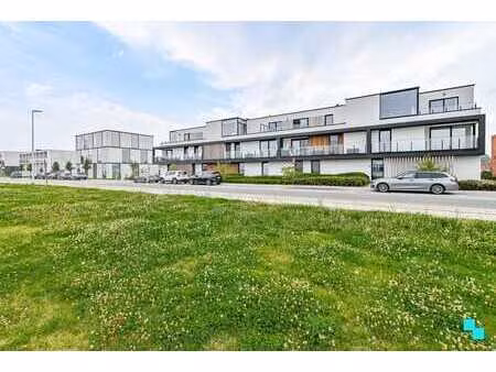 nieuwbouw tweeslaapkamerappartement met garagebox in cent...