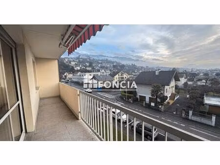appartement de type 5 avec garage et cave dans copro sécurisée proche centre ville et lac 