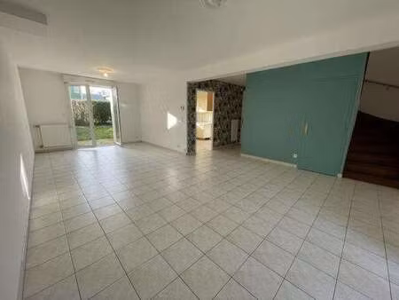 location maison à hérouville-saint-clair péripherie (14200) : à louer / 102m² hérouville-s
