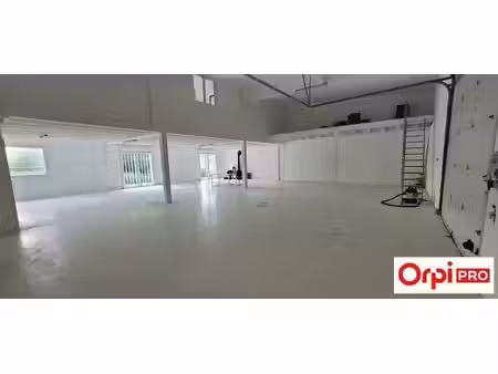 local commercial à louer