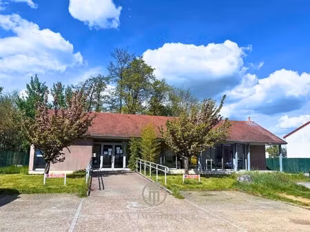 bâtiment de plain-pied réalisé par un architecte