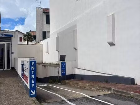 parking à louer
