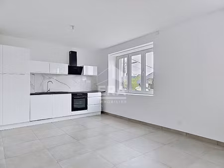 appartement 2 pièces rénové à longlaville avec balcon
