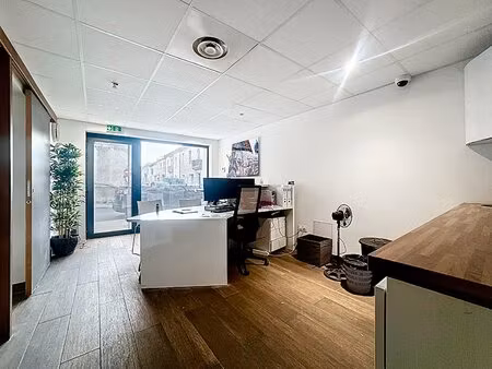à vendre - local commercial rénové de 61 m² à lunel-viel