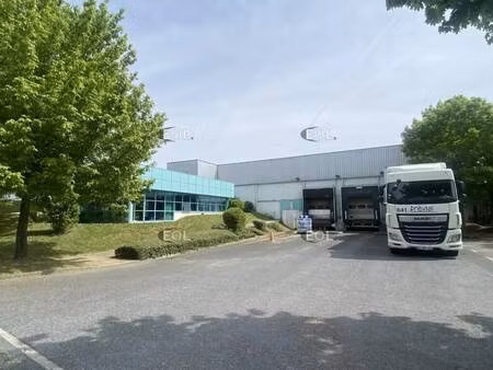 vente entrepôt brie comte robert 77170 1368m²