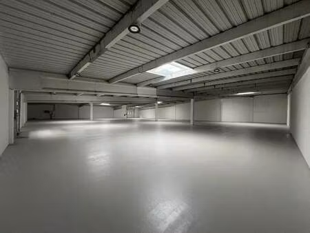 vente entrepôt maurepas 78310 697m² à 1245m²
