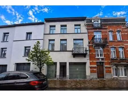 triplex 3 chambres avec garage et gd terrasse