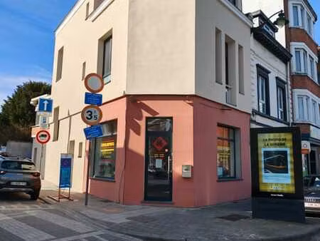 rez-de-chaussée commercial à louer à auderghem