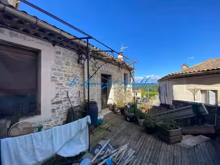 secteur ledignan  maison en pierres de carastère avec fort p