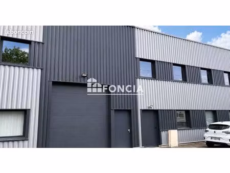local professionnel récent – 138 m² – genay (69730)