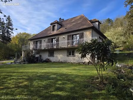 propriété 8 pièces 230 m²