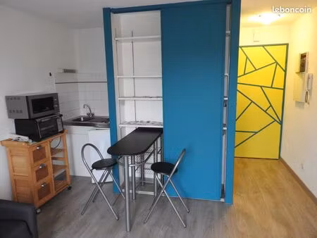 studio entièrement meublé