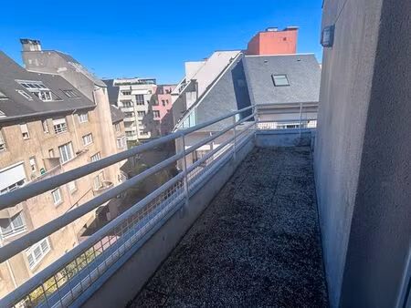 studio lumineux de 37 m² avec balcon/terrasse – plein centre-ville