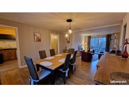 lumineux et calme t3 traversant de 83m² avec vue et balcons  limite rouen