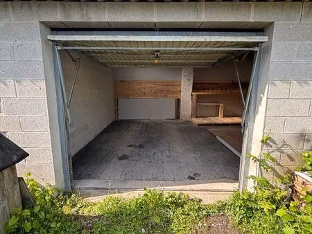 parking/box 1 pièce 32 m²