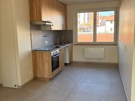 t3 68 m2 plein centre 5 min à pied de la gare