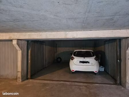 location parking croix rousse