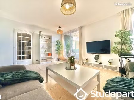 chambre 1 pièce 11 m²