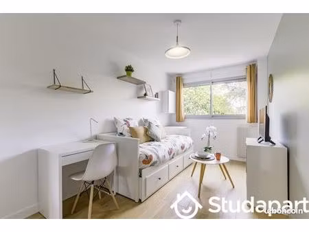 chambre 1 pièce 9 m²