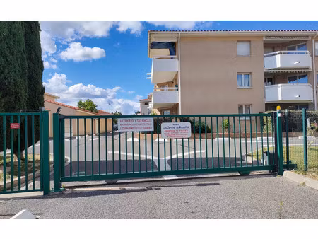 location stationnement  m² t- à saint-estève  80 €