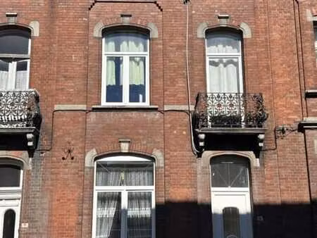 maison d'habitation - 3 chambres - avec jardin