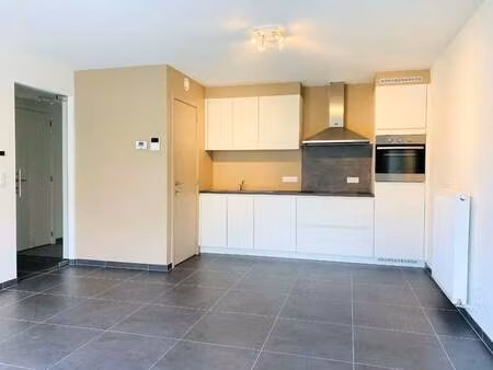 appartement à louer à koolskamp € 595 (locrf) - era domus (roeselare) | zimmo
