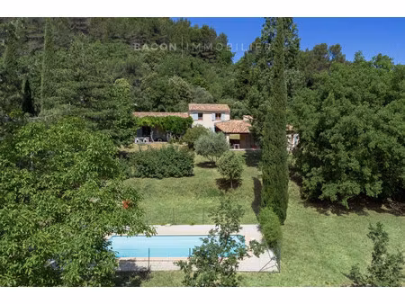 maison de luxe à vendre à ménerbes