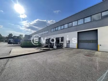 location entrepôt lieusaint 77127 5479m²