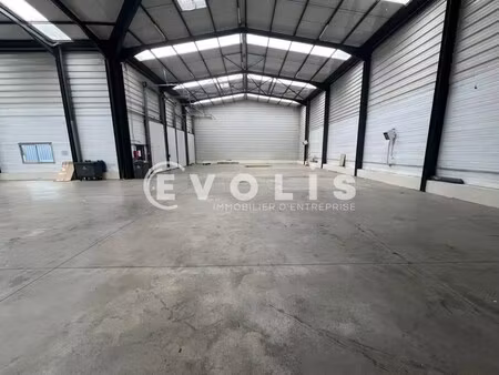 location local d’activités combs la ville 77380 860m²