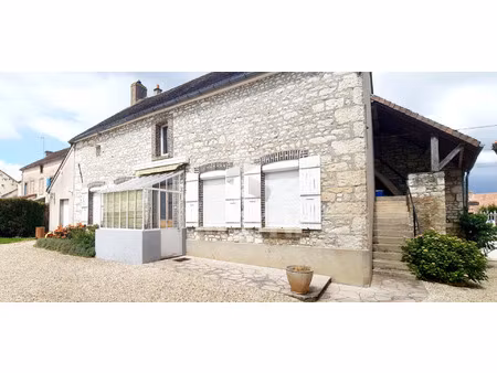 champlay - maison en pierre