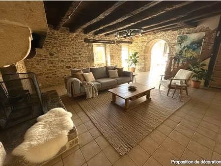 maison - 240 m2 - 8 pièces - non meublé
