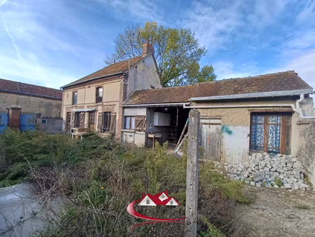 maison ancienne sur terrain de plus de 1800 m2
