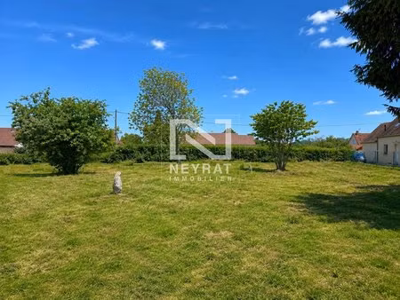 coup de cœur à lalheue : rare terrain de 1 437 m² au calme