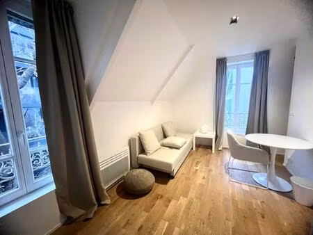 studio meublée au dernier étage